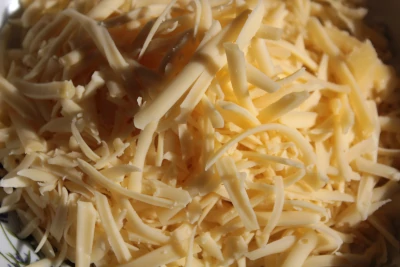 tarty zółty ser do zapiekanki z warzywami