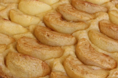 tradycyjne ciasto z jabłkami
