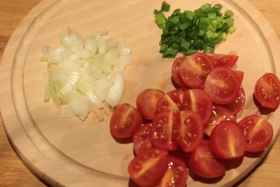 jajecznica z pomidorami przepis