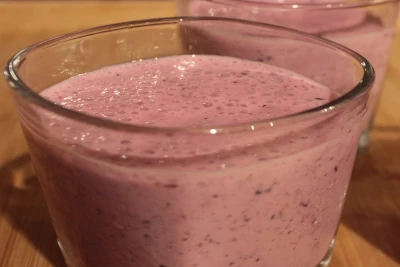 koktajl odchudzający kefir jagody maliny banan