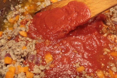 jak zrobic sos pomidorowy do spaghetti